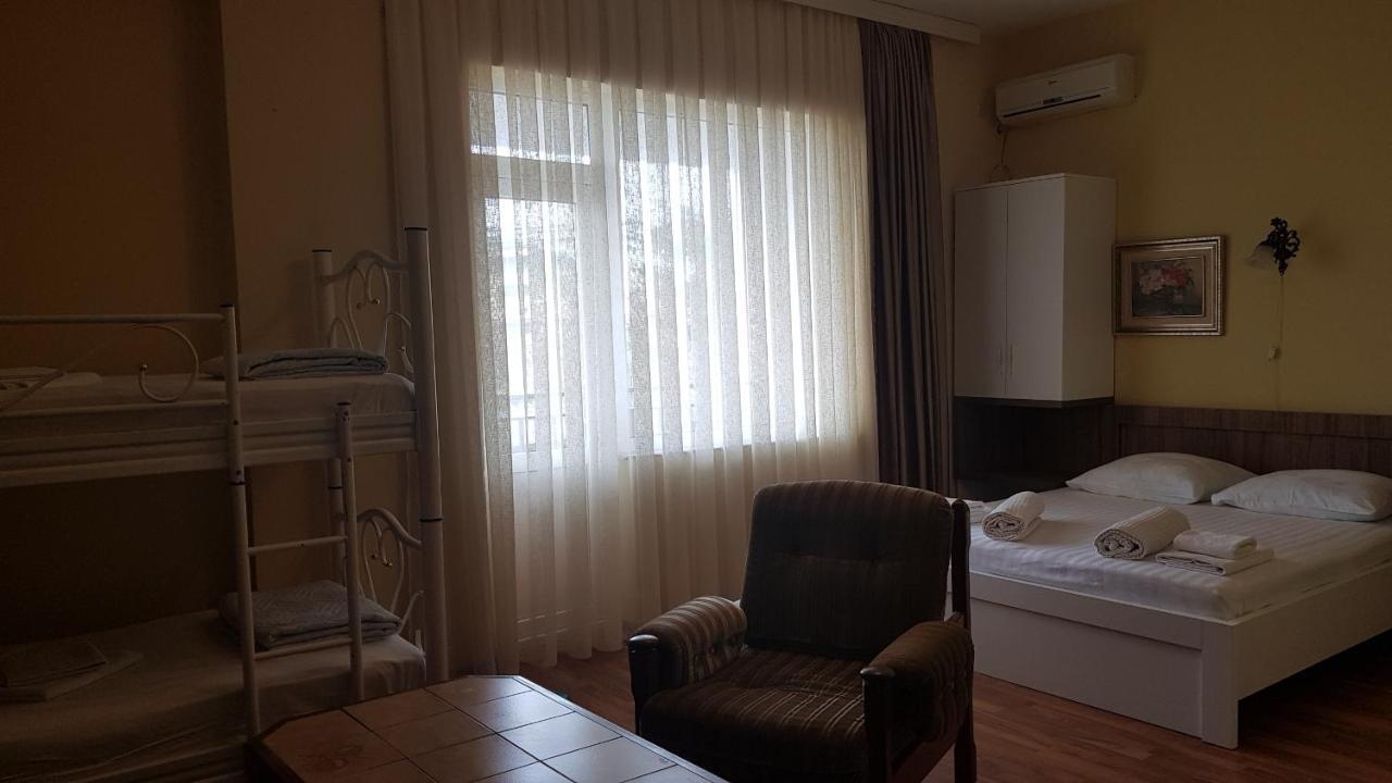 Hotel Captain Gonio Exterior photo